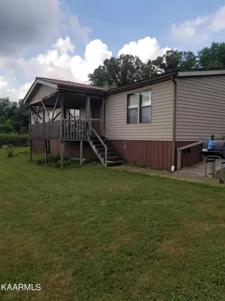 631 Island Ford Rd, Lancing, TN 37770