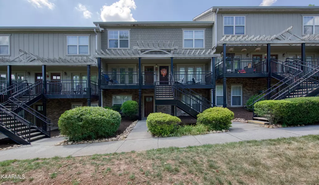 3950 Cherokee Woods WAY #APT 207, Knoxville, TN 37920