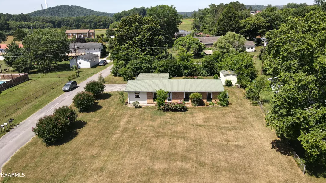 111 Walker Rd, Harriman, TN 37748