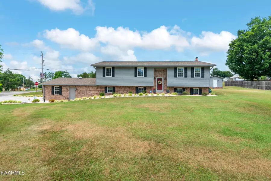 2071 Cedar LN, Kingston, TN 37763