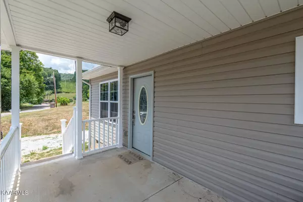 Harriman, TN 37748,104 Smith LN