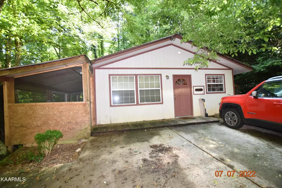 305 Bruce Rd, Gatlinburg, TN 37738