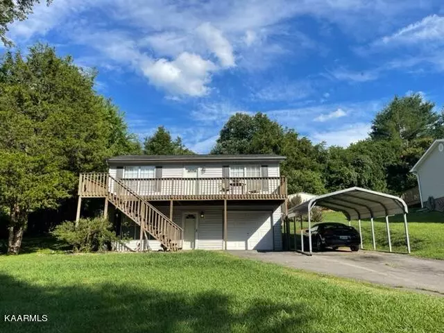 135 Leatherwood DR, Walland, TN 37886