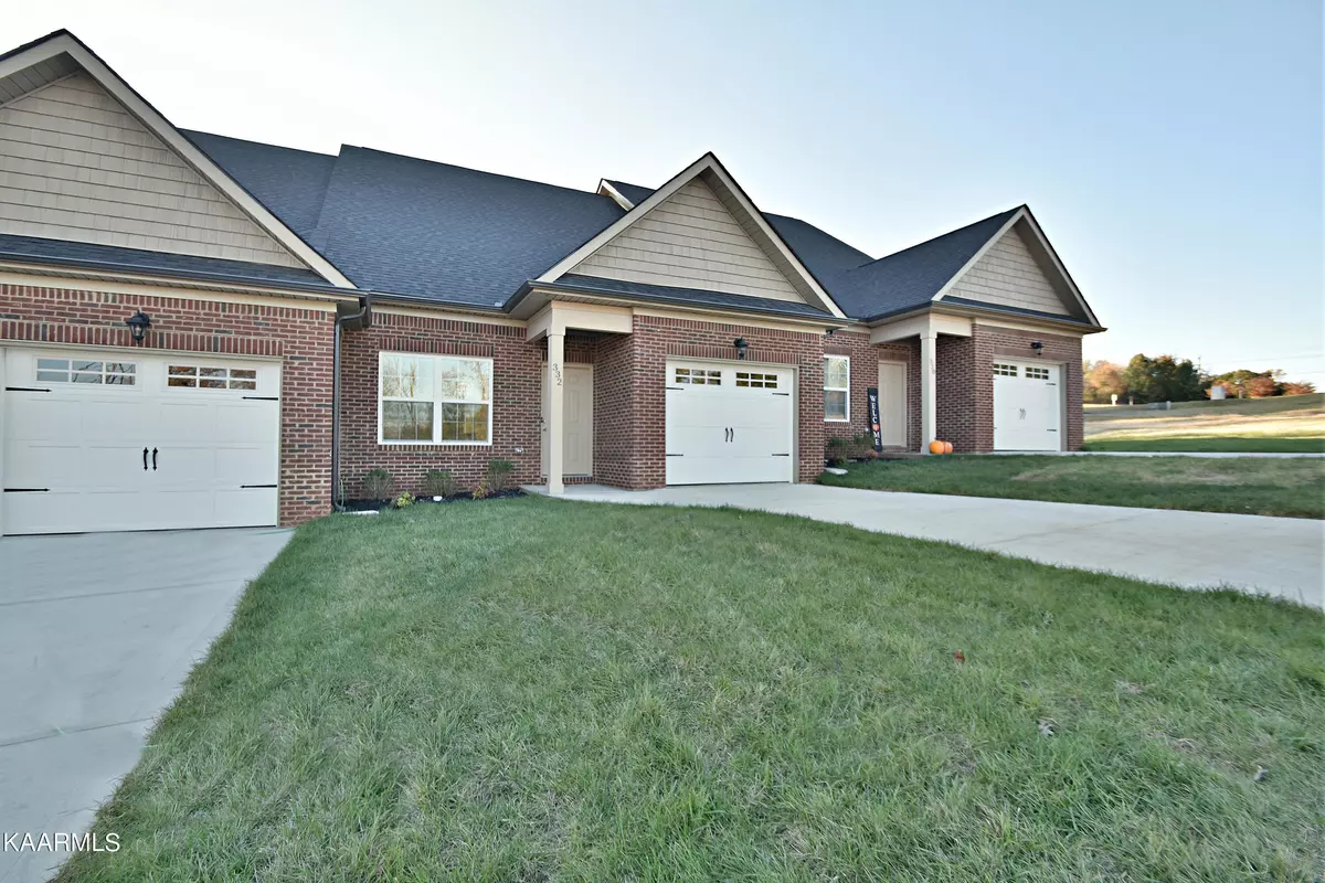 Lenoir City, TN 37772,496 Jacksonian WAY