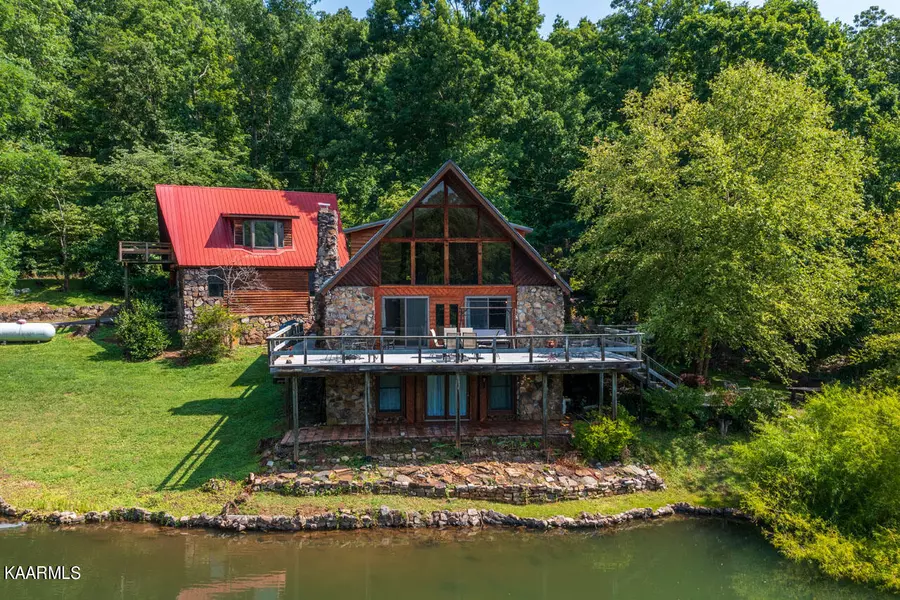 823 Laurel Lake Circle, Madisonville, TN 37354