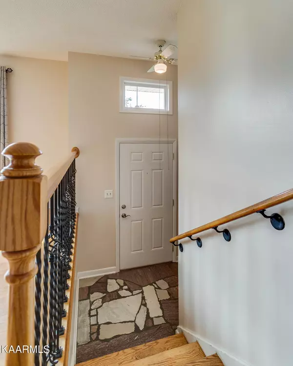 Bluff City, TN 37618,279 Redstone DR