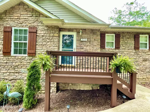 203 Scenic View DR, Clinton, TN 37716