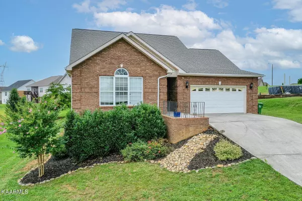 2408 Utah Beach DR, Maryville, TN 37801