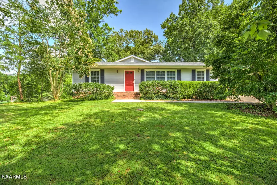 122 Culver Rd, Oak Ridge, TN 37830