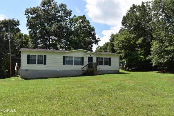 3671 Claysville Rd, Crossville, TN 38571