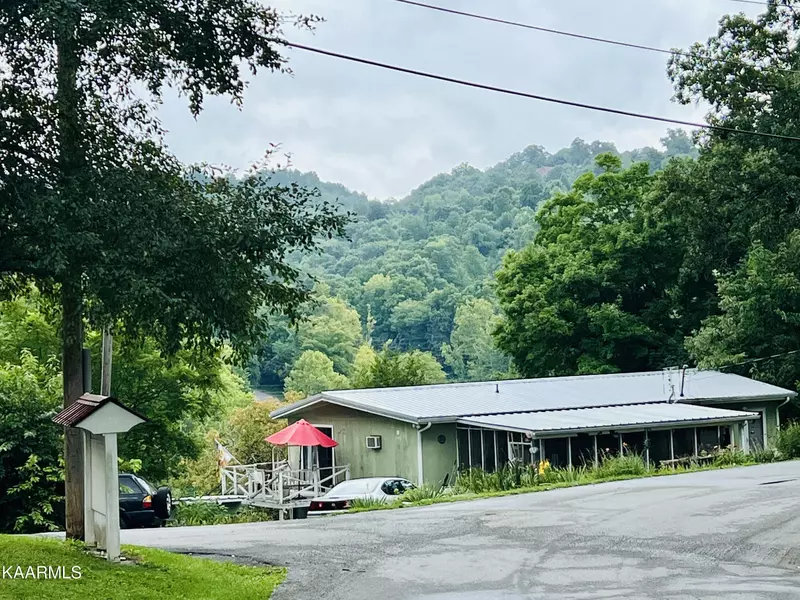 506 CAPE NORRIS Rd, New Tazewell, TN 37825