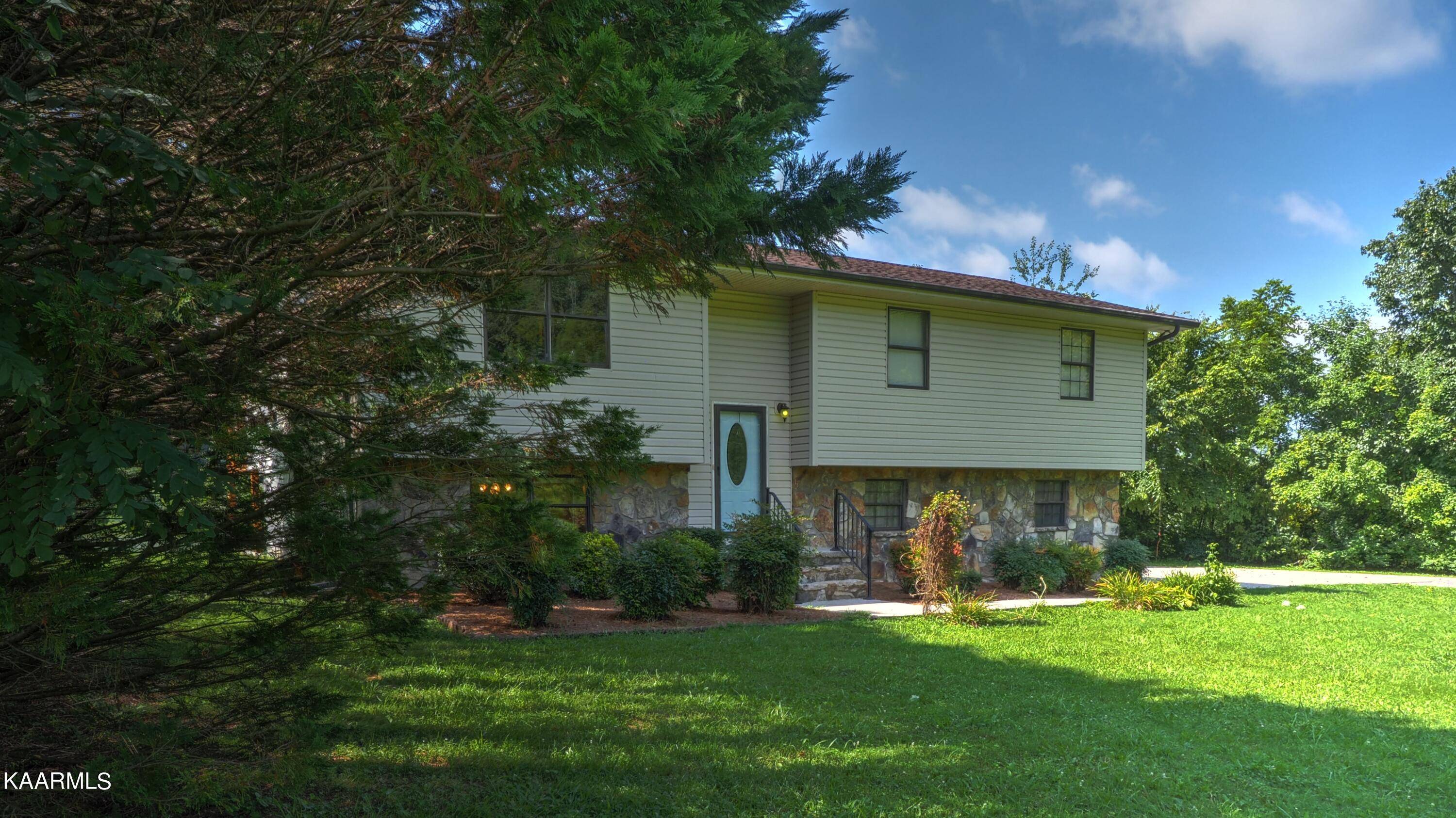 108 Tracy Allison LN, Clinton, TN 37716