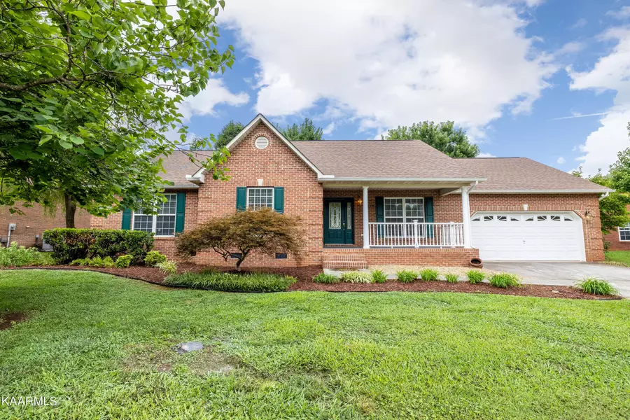 1326 Meadside DR, Maryville, TN 37804