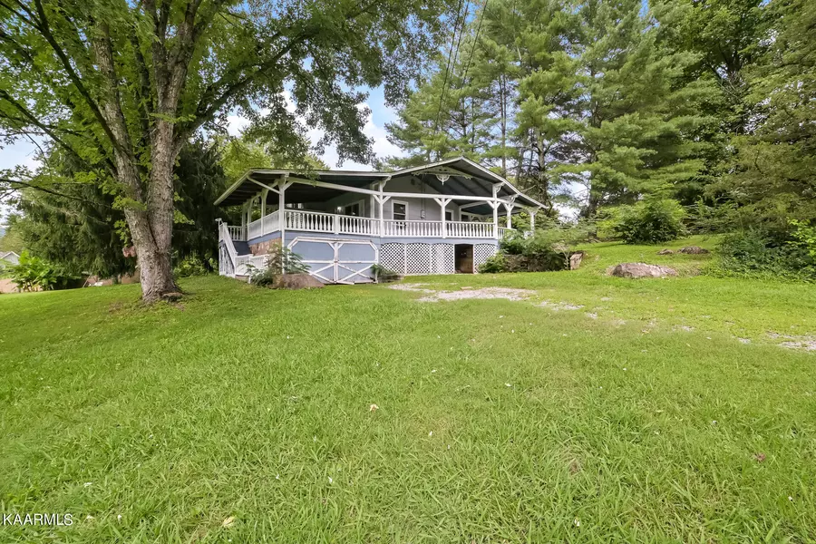 153 Leatherwood DR, Walland, TN 37886