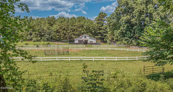 4920 Shipe Rd, Corryton, TN 37721