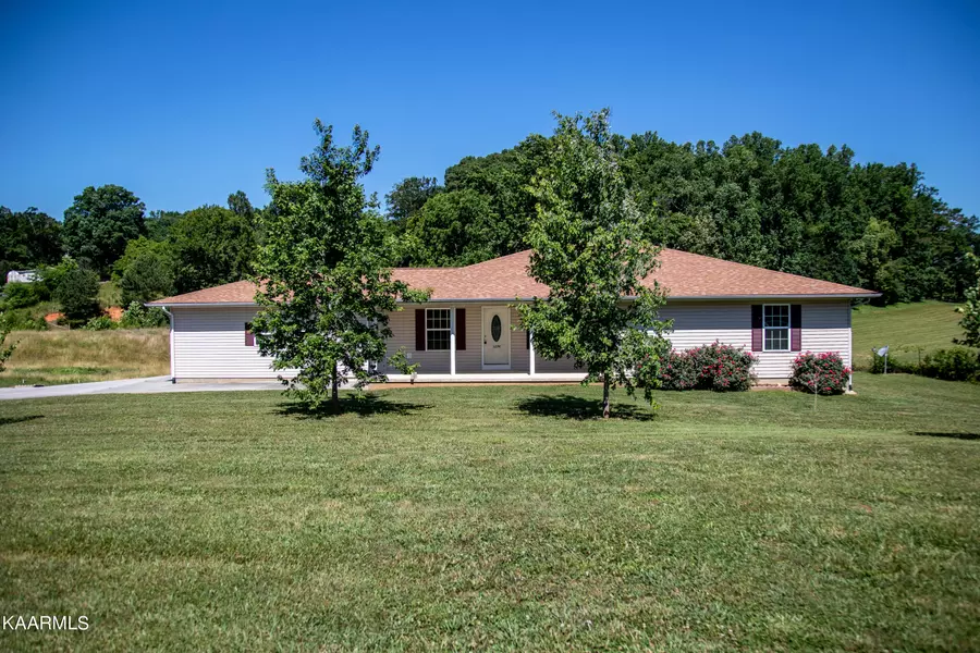 3276 Three Island Rd, Walling, TN 38587