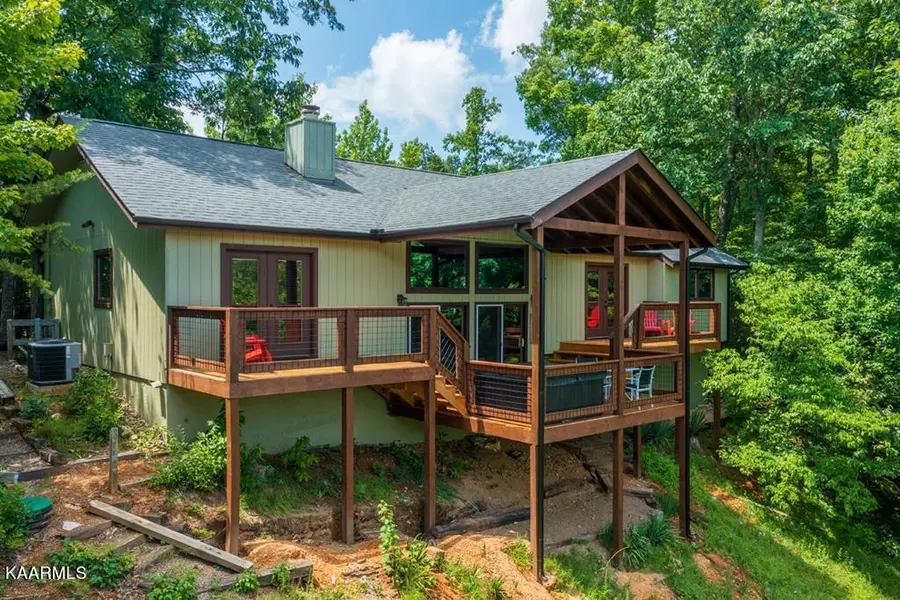 527 Geneva DR, Gatlinburg, TN 37738