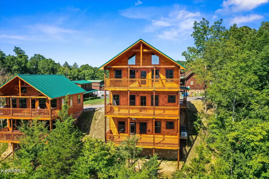 725 Blueberry Ridge WAY, Pigeon Forge, TN 37863