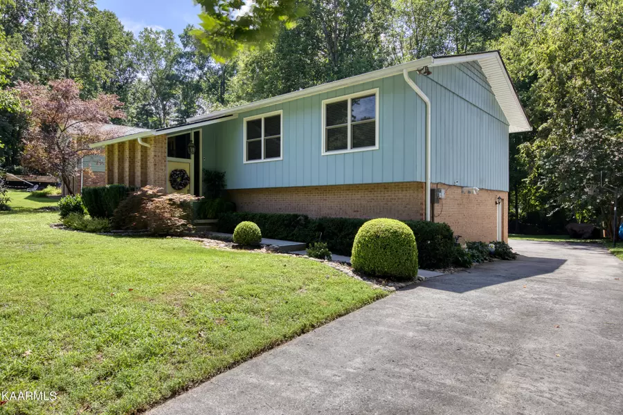 104 Brentwood DR, Oak Ridge, TN 37830