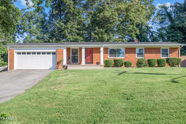 2329 Antietam Rd, Knoxville, TN 37917