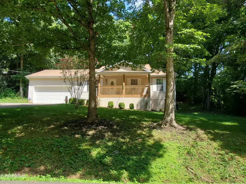 1540 Holland Tr, Lenoir City, TN 37772