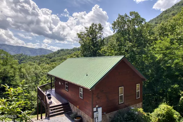 4235 Round Top WAY, Sevierville, TN 37862