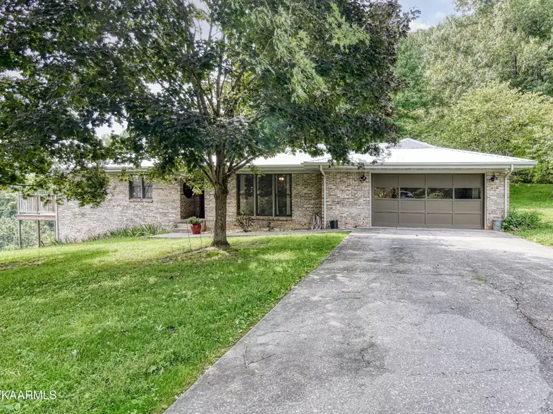 295 Old Forge Ridge Rd, Harrogate, TN 37752