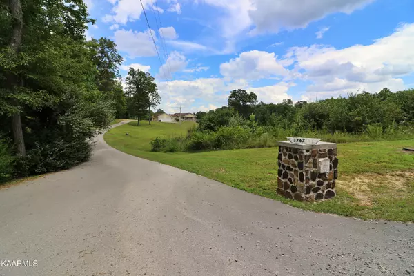 1767 Helenwood Loop Rd, Helenwood, TN 37755