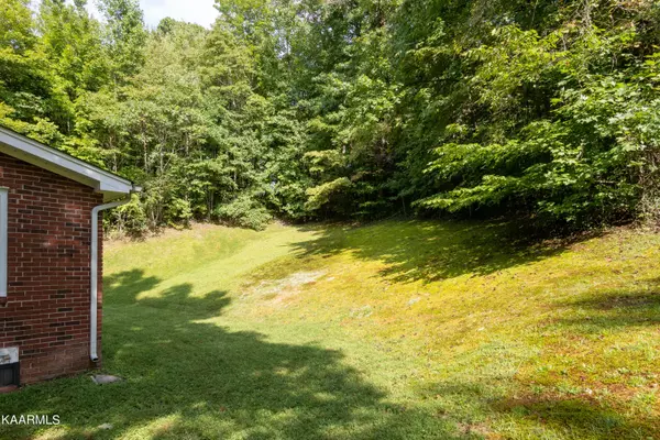 Harriman, TN 37748,222 Dogwood LN