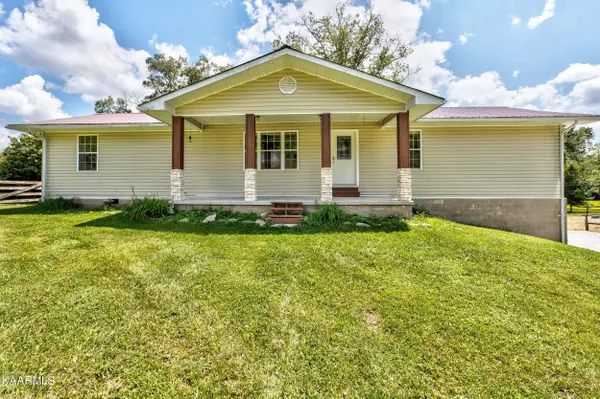 876 Cooper Lake Rd, Oneida, TN 37841