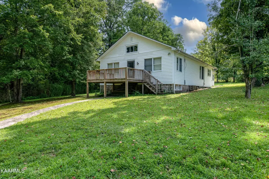 1121 Old Harriman Hwy, Harriman, TN 37748