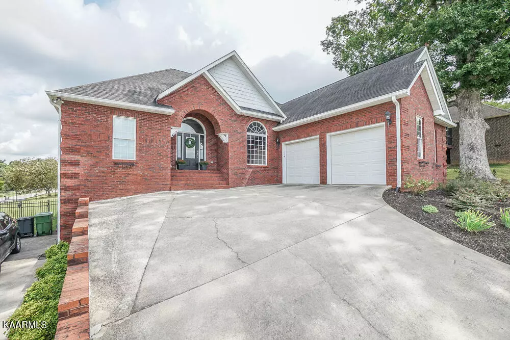 Maryville, TN 37803,114 Weyburn LN