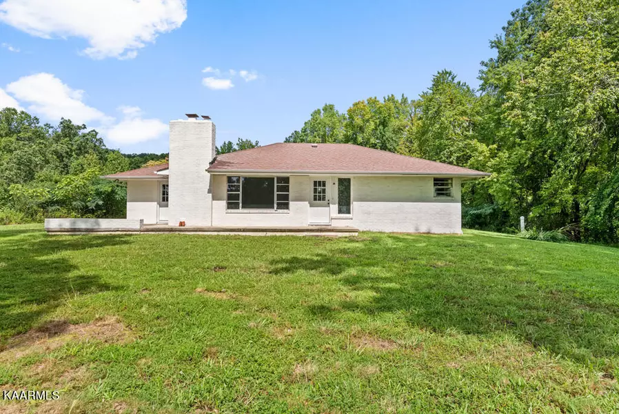 209 Sycamore DR, Harriman, TN 37748