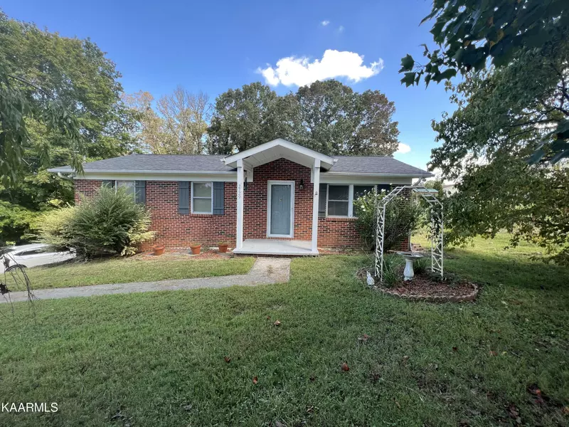 2729 Lisa CIR, Strawberry Plains, TN 37871