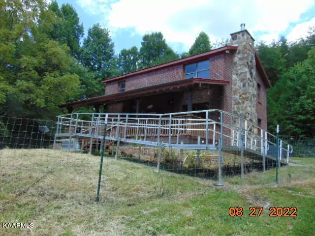 399 Mc Junkin Rd, Tellico Plains, TN 37385