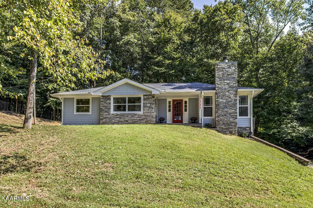 Lenoir City, TN 37771,702 Edith LN