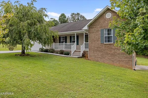 3538 Walking Horse LN, Sevierville, TN 37862