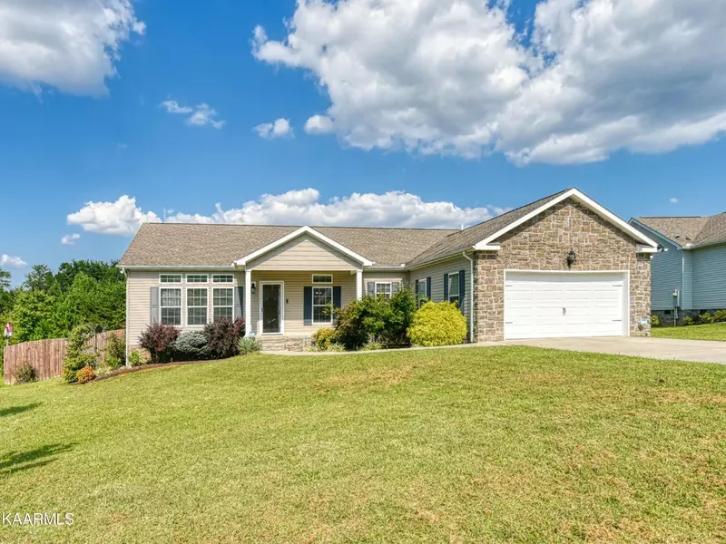 1467 Stonebrook LN, Lenoir City, TN 37772