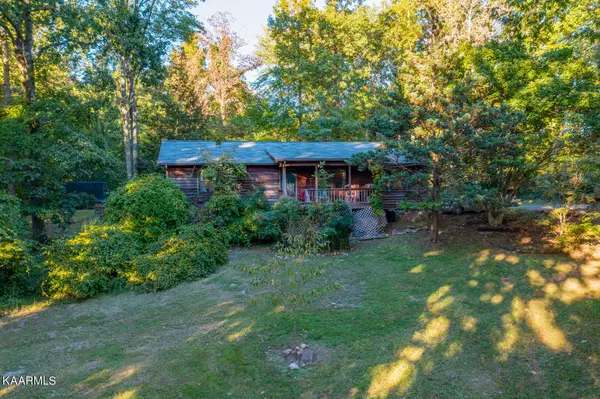 141 Lucas Ridge LN, Powell, TN 37849