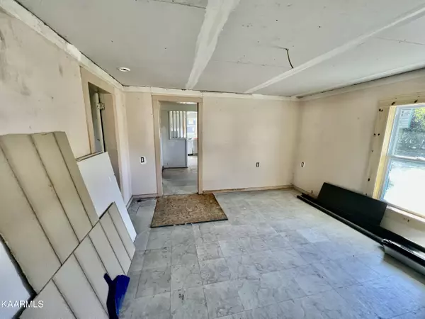 Sweetwater, TN 37874,110 Charlie Monroe Rd