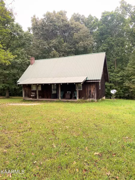 122 Country Hill Rd, Deer Lodge, TN 37726