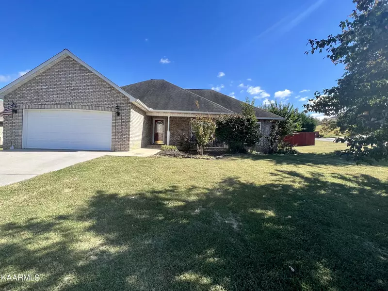 110 Edinburgh DR, Lenoir City, TN 37771