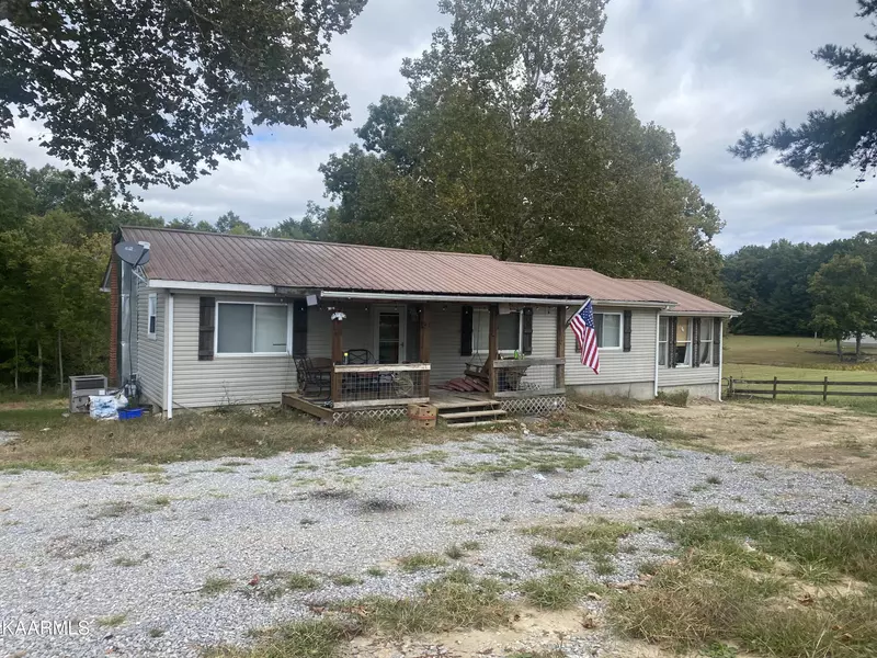1002 Dye Rd, Clarkrange, TN 38553