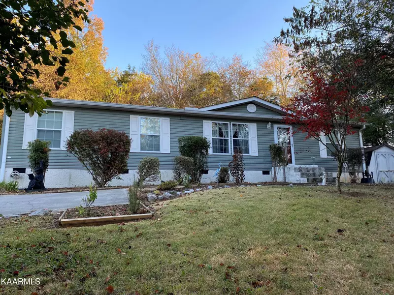 390 Abbott Rd, Lenoir City, TN 37771