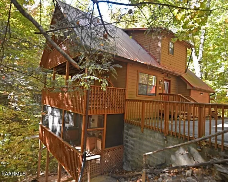 1127 Raintree Rd, Gatlinburg, TN 37738