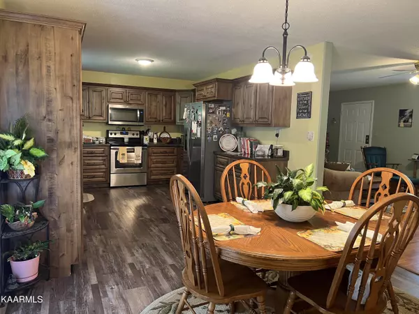 Sweetwater, TN 37874,488 Oakhill DR