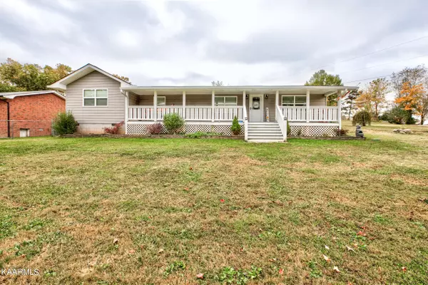 322 Pinecrest Rd, Jacksboro, TN 37757