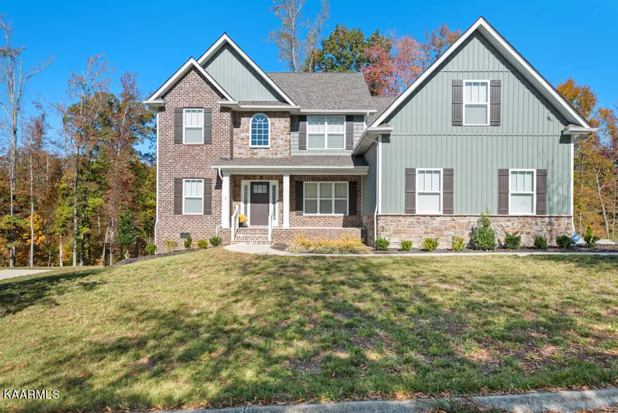 133 Mistletoeberry Rd, Oak Ridge, TN 37830