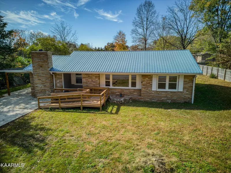 718 Iris DR, Sparta, TN 38583