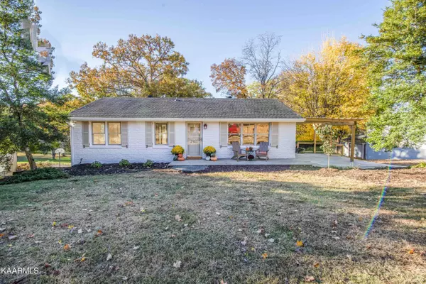 2481 Cusick CIR,  Lenoir City,  TN 37772